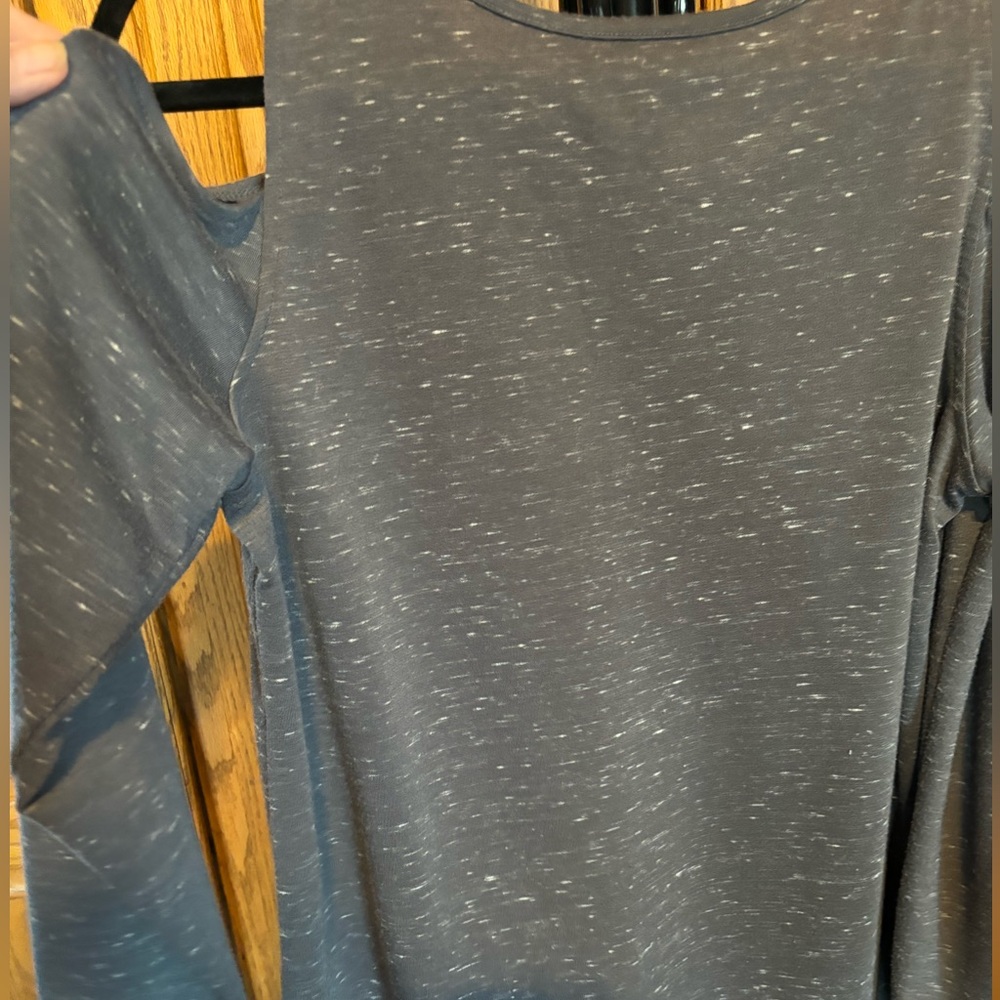 Xersion Cold Shoulder Gray Top M - Picture 4 of 7